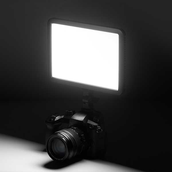 نور ثابت ال ای دی گودکس Godox LDP8BI Bi-Color LED روی دوربین 