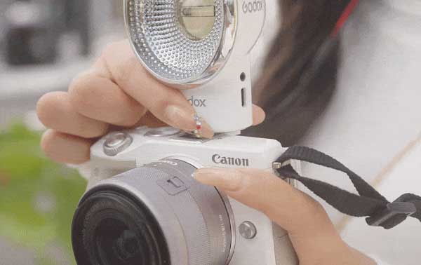 فلاش دوربین گودکس Godox Lux Elf Camera Flash روی دوربین