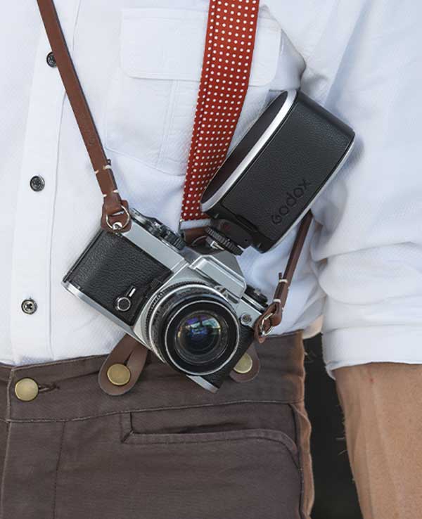 فلاش دوربین گودکس Godox Lux Senior Retro Camera Flash روی دوربین