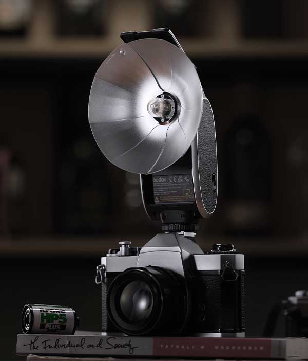 فلاش دوربین گودکس Godox Lux Senior Retro Camera Flash و نمای جانبی