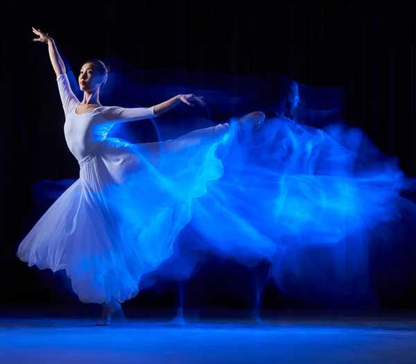 فلاش گودکس Godox QT600IIIM Flash Head و عکاسی از رقصنده