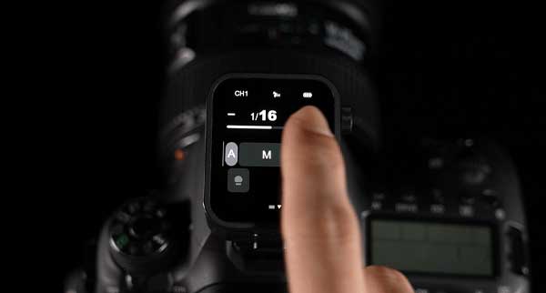 فرستنده گودکس Godox X3 C TTL Canon Sender روی دوربین عکاسی