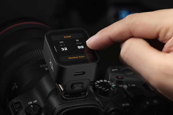 فرستنده گودکس Godox X3 C TTL Canon Sender روی دوربین عکاسی