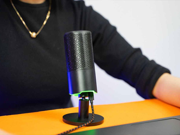 میکروفون استودیویی جی بی ال JBL Quantum Stream و تهیه پادکست