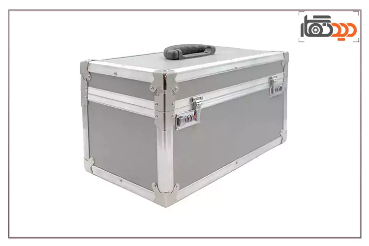 نمای کناری کیف فلزی دوربین فیلمبرداری متوسط PD170