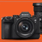 نقد و بررسی دوربین سونی A6400 و نمای روبرو