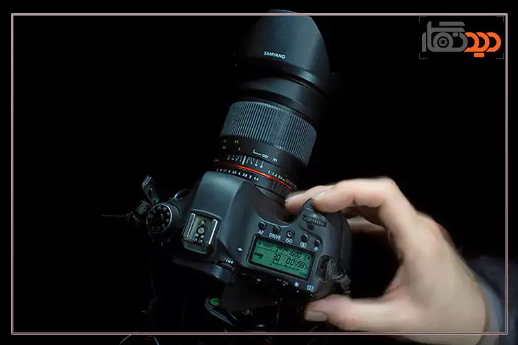 نمای ظاهری دوربین عکاسی حرفه ای