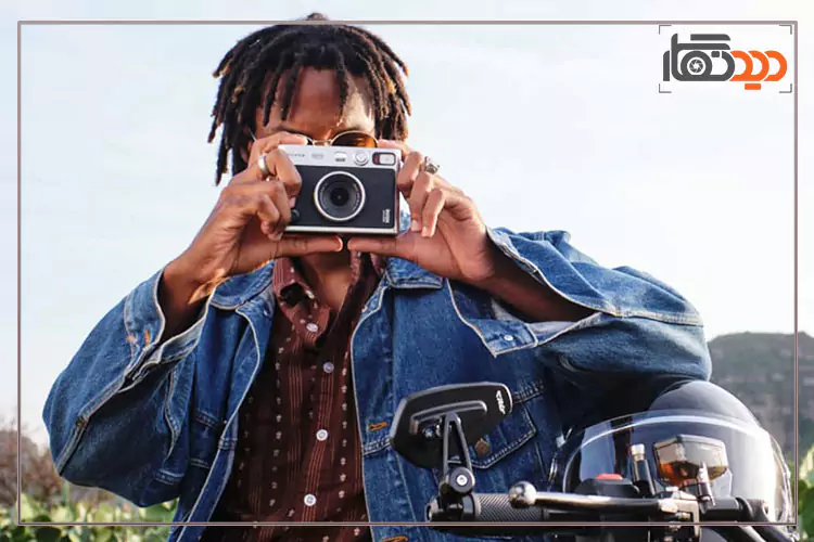 دوربین فوجی INSTAX MINI EVO و عکاسی از روبرو