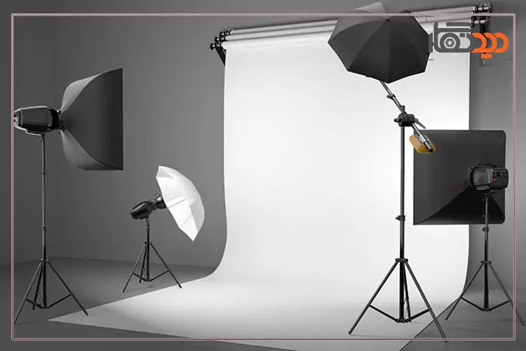تجهیزات نورپردازی مورد استفاده در آتلیه نظیر فون، فلاش باکس و ...