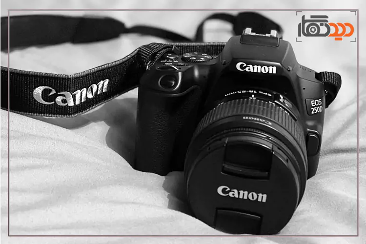 طراحی بدنه دوربین کانن 250D به همراه لنز و بند دوربین