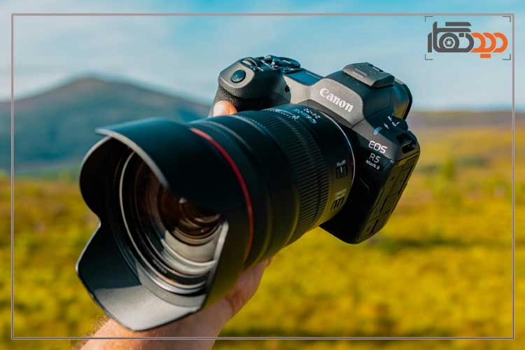 نقد و بررسی دوربین کانن R5 mark ii و دوربین در دست عکاس