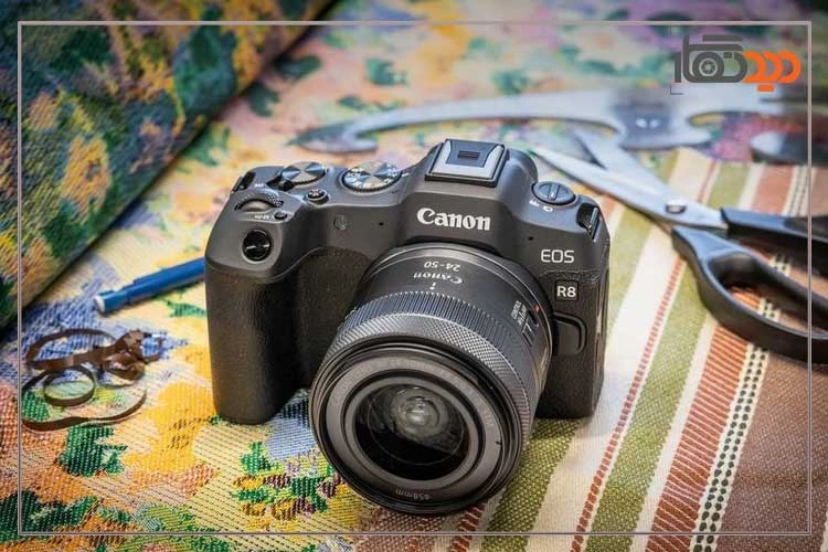 نقد و بررسی دوربین کانن R8 و نمای جانبی