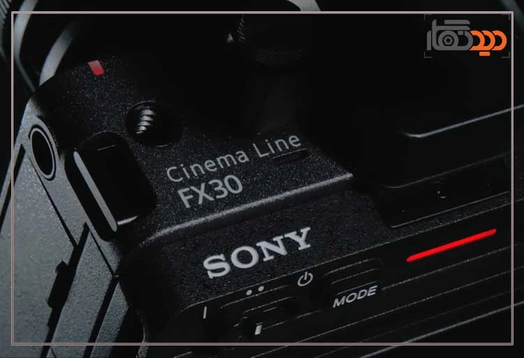 نقد و بررسی دوربین سونی FX30 و نمای جانبی
