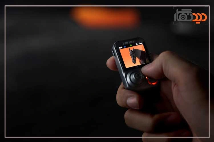 گیمبال موبایل هوهم Hohem iSteady M7 Smartphones Gimbal در دست فیلمبردار