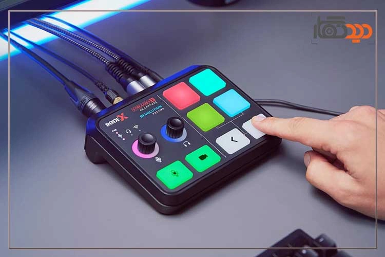 استریمر Streamer X روی میز و نمای جانبی