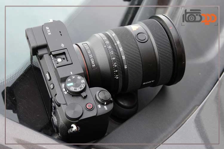 نقد و بررسی دوربین سونی A7C ii و نمای جانبی