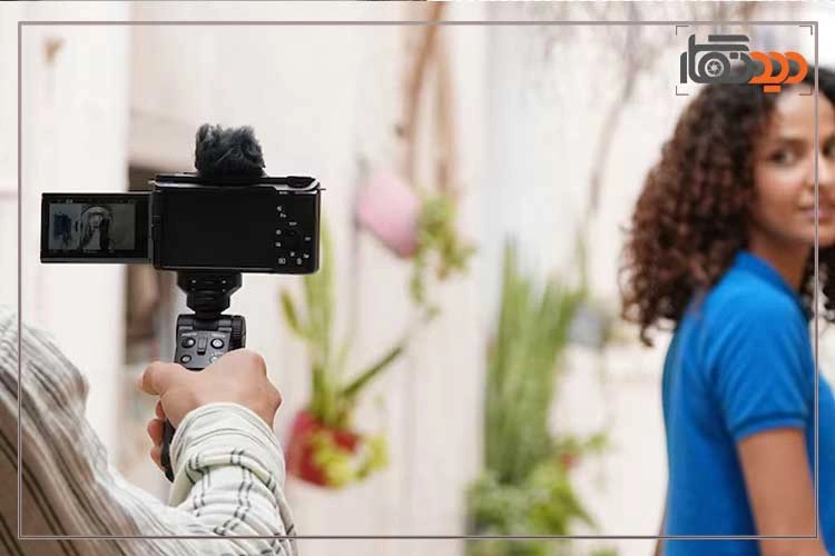 نقد و بررسی دوربین سونی ZVE 10 MARK ii و دوربین در حال فیلمبرداری