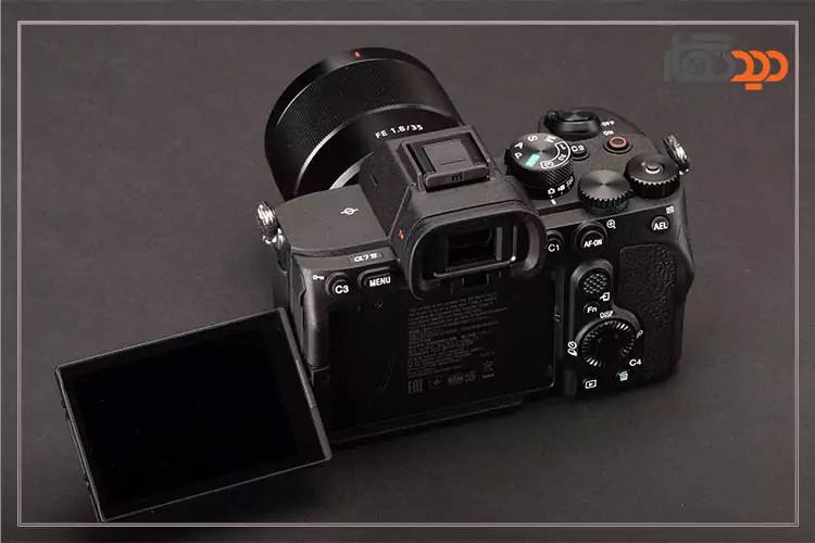 نمایی از دوربین سونی a7 iv