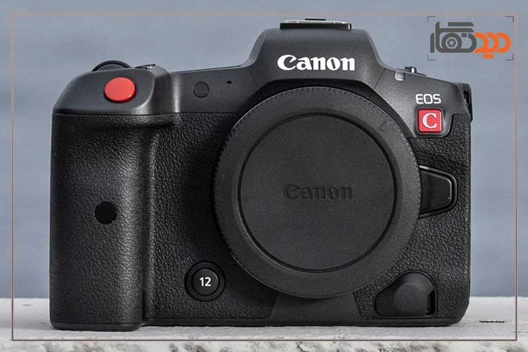 نقد و بررسی دوربین کانن R5 C و نمای روبرو بدنه دوربین