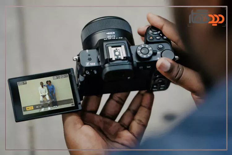 NIKON-Z50II و نمایشگر متحرک آن