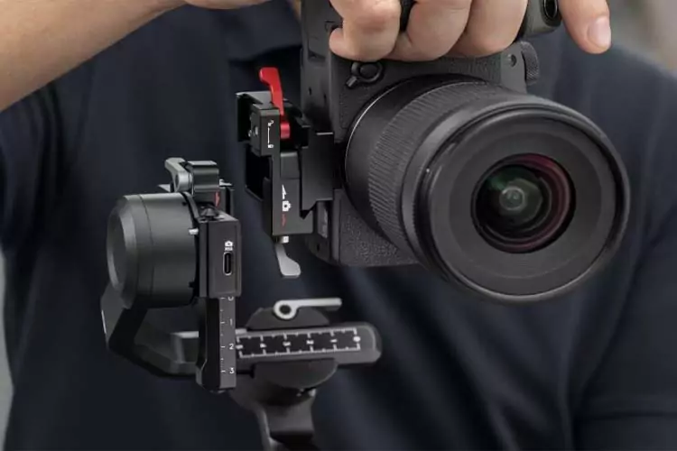 مقایسه رونین RS4 و رونین RS3 Mini عکس 3