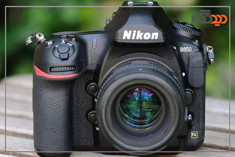 نمای ظاهری دوربین نیکون D850
