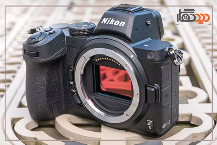 نمای ظاهری دوربین نیکون z5