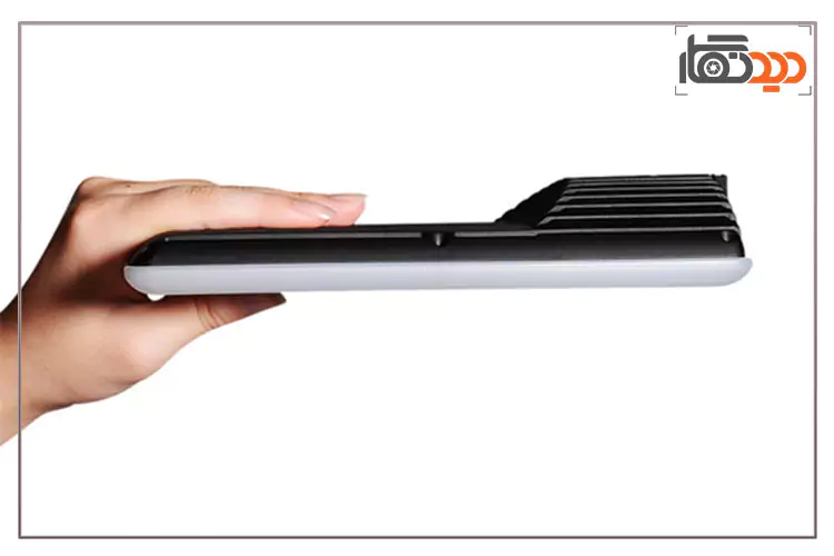 نور ثابت نانلایت Nanlite Compac 20 در دست