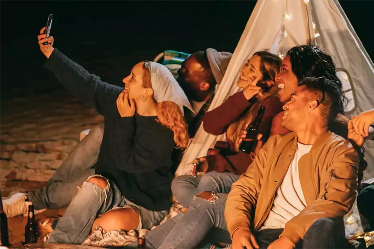 آیفون عکاسی را نکشت؛ نجاتش داد!